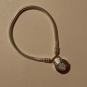 NWOT Pandora Lock Moments Bracelet